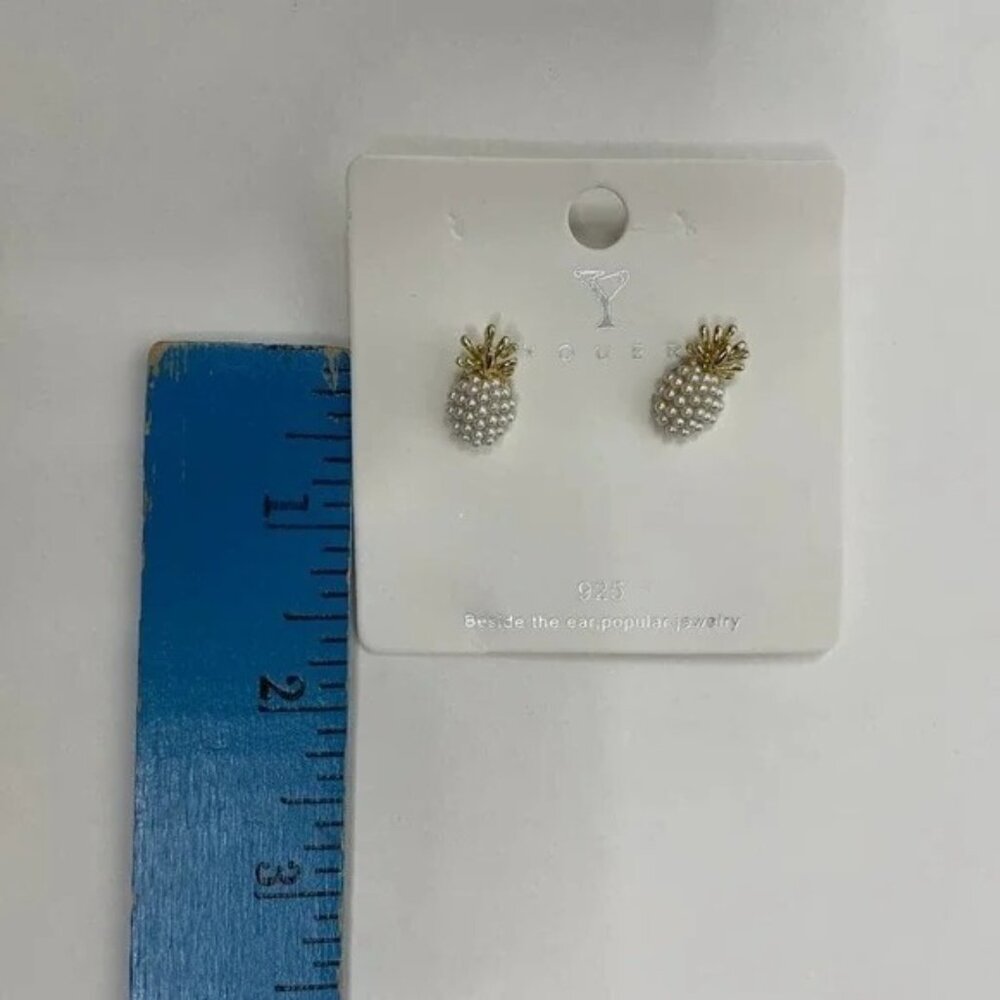 3/$35 NEW Pineapple Earrings Post Gold Tone Pearl Tropical Beach Vacation - Picture 7 of 9